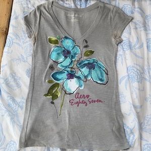 Aéropostale V-neck T-shirt